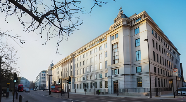 全身大量骨折、肺穿孔、肝肾裂伤…曾三次险被死神带走的他，在伦敦成功康复！