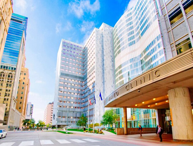 气道被肿瘤堵到只剩“牙签粗”,心脏也有了转移!一场“不可能完成”的极限救援,为她打通了生路!