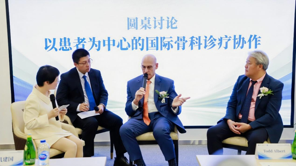 新华社客户端｜聚焦复杂骨科精准决策 盛诺一家发布“骨科国际诊疗项目”